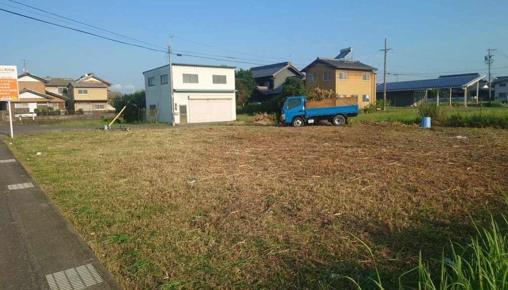 息子と草刈り作業